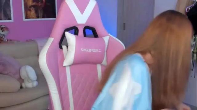 Image 3 of ellie_sweetheart Stream on Chaturbate on 3 months ago