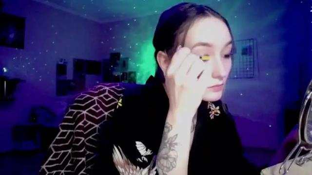 Image 2 of ellie_vibe Stream on Chaturbate on 14 months ago