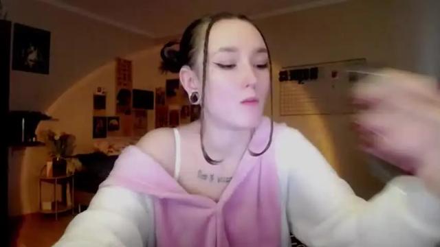 Image 7 of ellie_vibe Stream on Chaturbate on 14 months ago