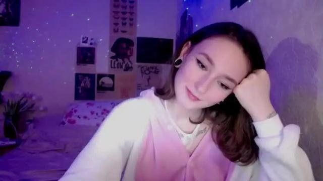 Image 3 of ellie_vibe Stream on Chaturbate on 13 months ago
