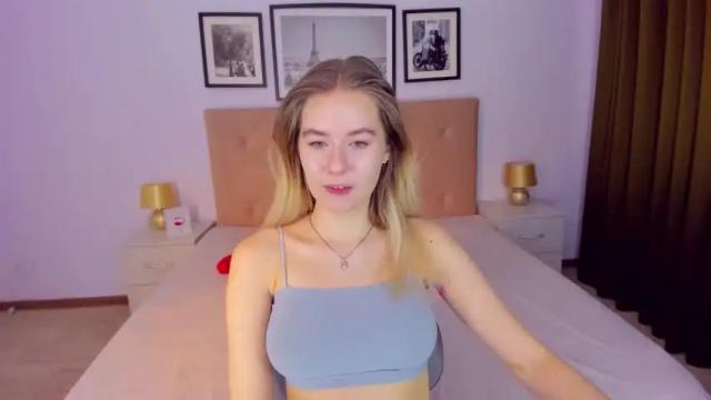 Image 2 of elliebarns Stream on Chaturbate on 16 months ago