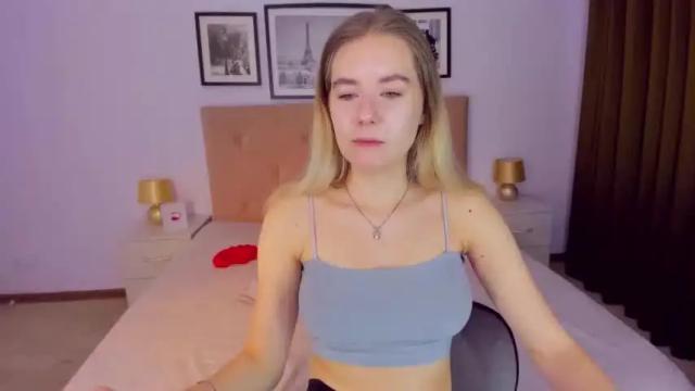 Image 7 of elliebarns Stream on Chaturbate on 16 months ago