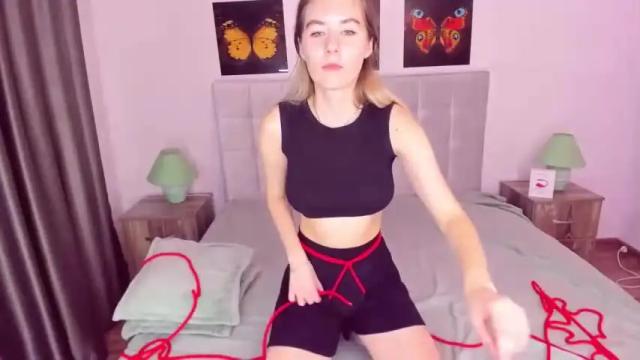 Image 12 of elliebarns Stream on Chaturbate on 16 months ago