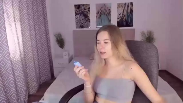 Image 11 of elliebarns Stream on Chaturbate on 16 months ago