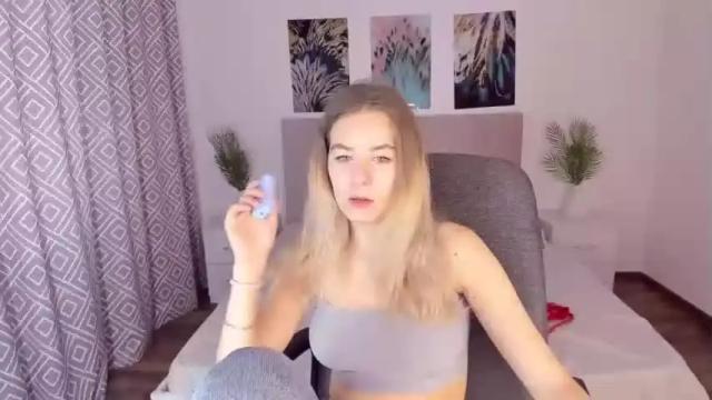 Image 8 of elliebarns Stream on Chaturbate on 16 months ago