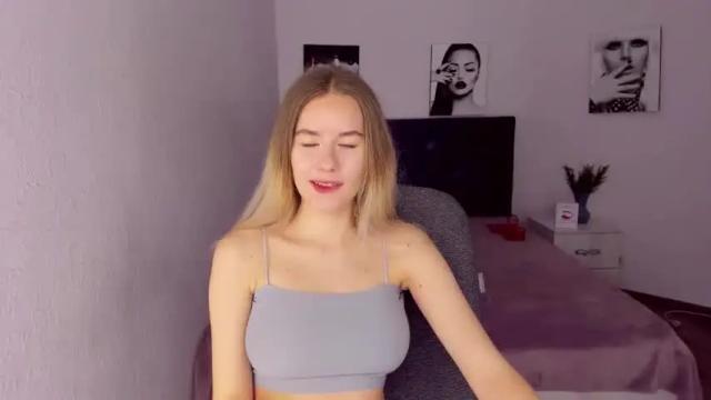 Image 2 of elliebarns Stream on Chaturbate on 16 months ago