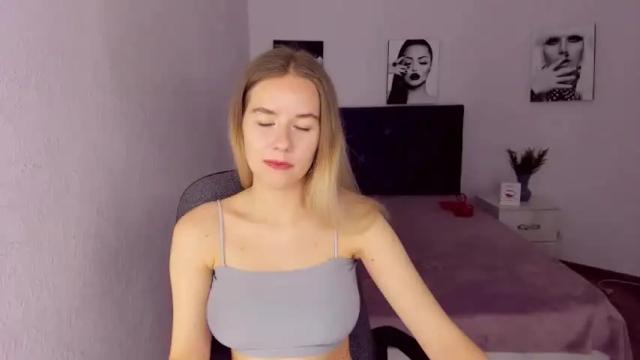 Image 6 of elliebarns Stream on Chaturbate on 16 months ago