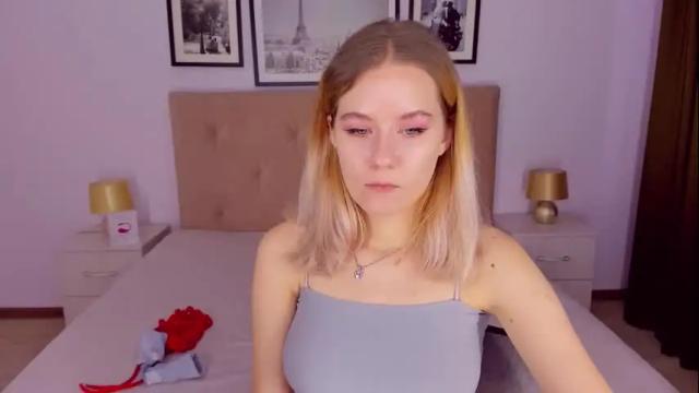 Image 11 of elliebarns Stream on Chaturbate on 15 months ago