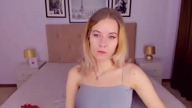 Image 3 of elliebarns Stream on Chaturbate on 15 months ago