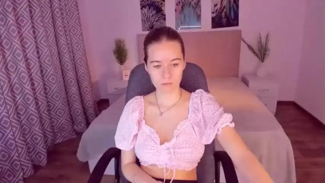Thumbnail 1, elliebarns's Stream at Chaturbate, 15 months ago
