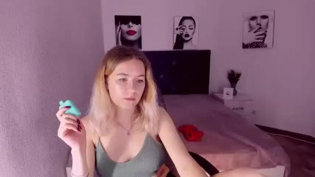 Thumbnail 1, elliebarns's Stream at Chaturbate, 15 months ago