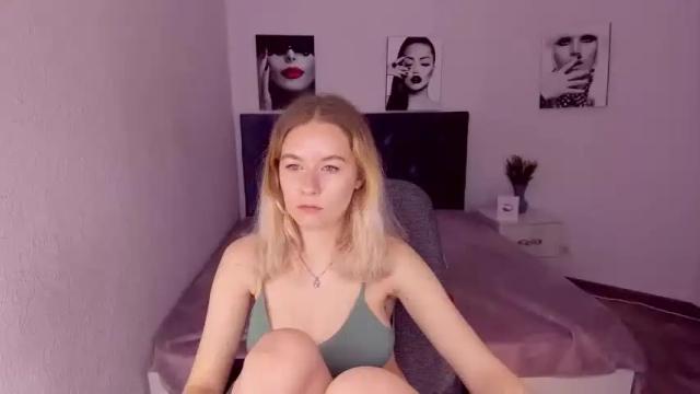 Image 12 of elliebarns Stream on Chaturbate on 15 months ago