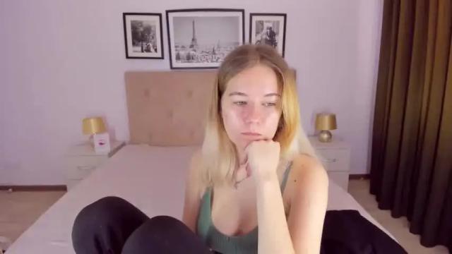 Image 4 of elliebarns Stream on Chaturbate on 14 months ago