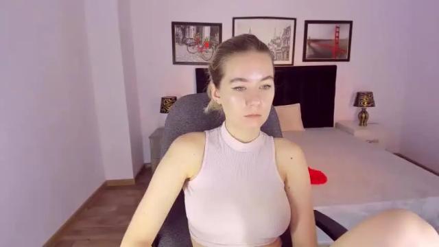 Image 11 of elliebarns Stream on Chaturbate on 14 months ago