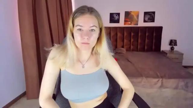 Image 2 of elliebarns Stream on Chaturbate on 14 months ago