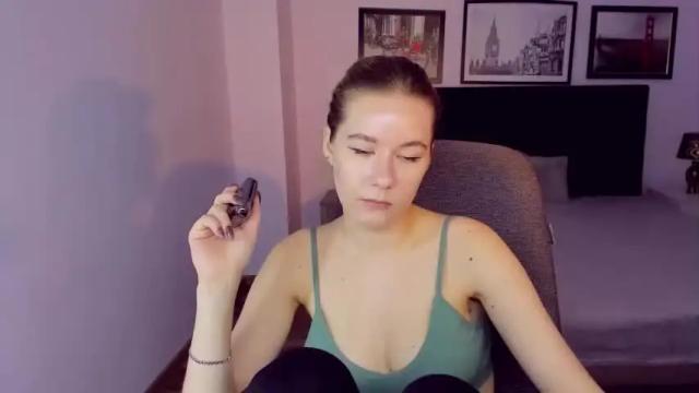 Image 3 of elliebarns Stream on Chaturbate on 14 months ago