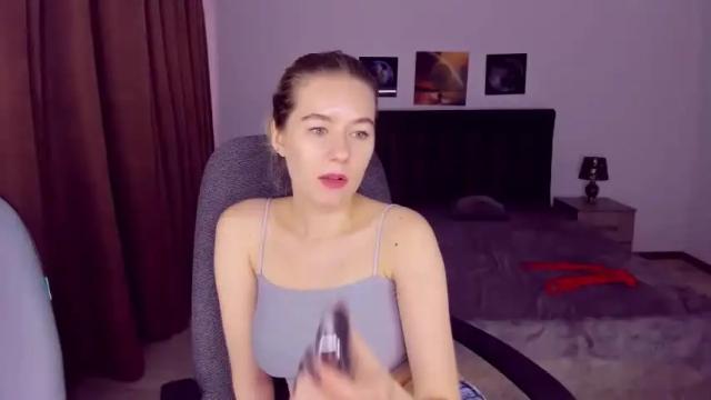 Image 2 of elliebarns Stream on Chaturbate on 14 months ago