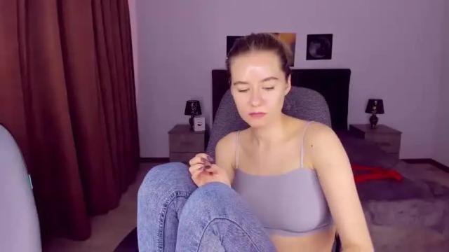 Image 4 of elliebarns Stream on Chaturbate on 14 months ago