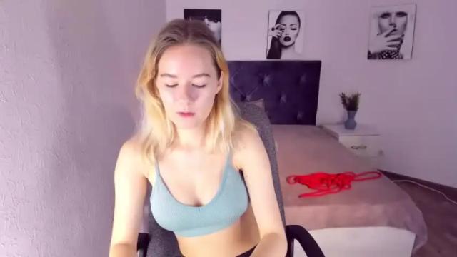 Image 4 of elliebarns Stream on Chaturbate on 14 months ago
