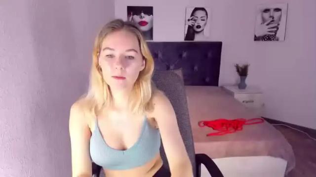Image 7 of elliebarns Stream on Chaturbate on 14 months ago