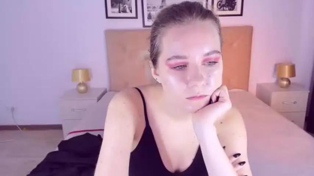 Image 12 of elliebarns Stream on Chaturbate on 14 months ago