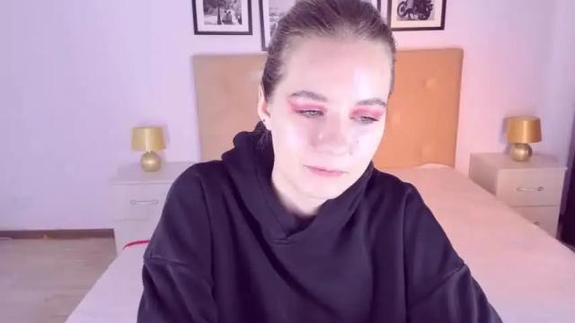 Image 2 of elliebarns Stream on Chaturbate on 14 months ago