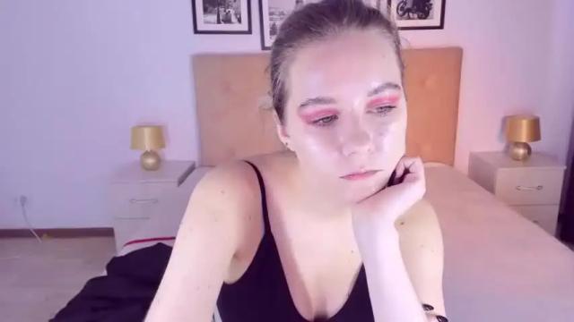 Image 8 of elliebarns Stream on Chaturbate on 14 months ago