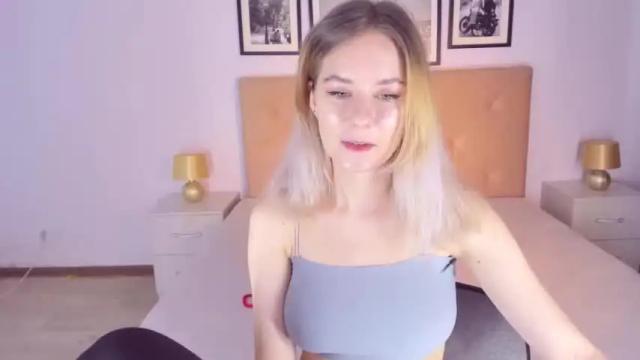 Image 11 of elliebarns Stream on Chaturbate on 14 months ago