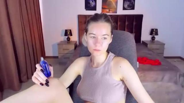 Image 11 of elliebarns Stream on Chaturbate on 14 months ago