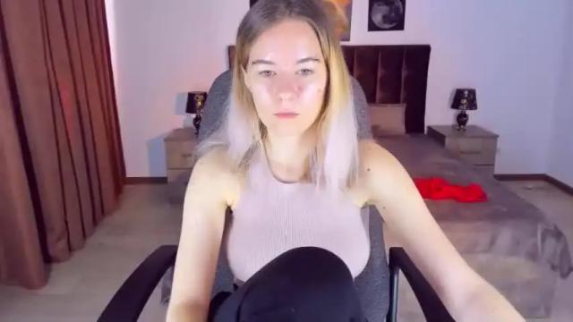 Image 3 of elliebarns Stream on Chaturbate on 14 months ago