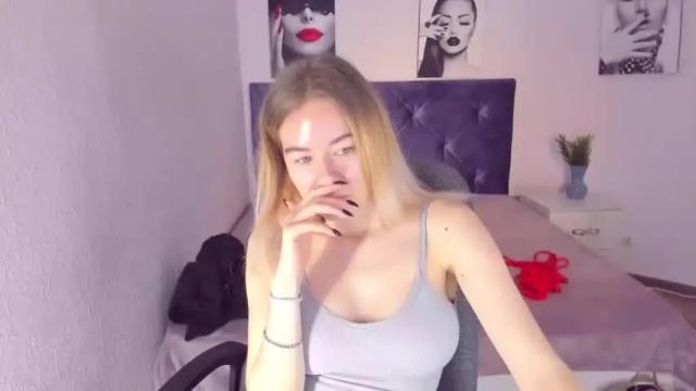 Image 12 of elliebarns Stream on Chaturbate on 13 months ago