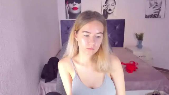Image 4 of elliebarns Stream on Chaturbate on 13 months ago