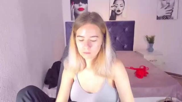 Image 7 of elliebarns Stream on Chaturbate on 13 months ago