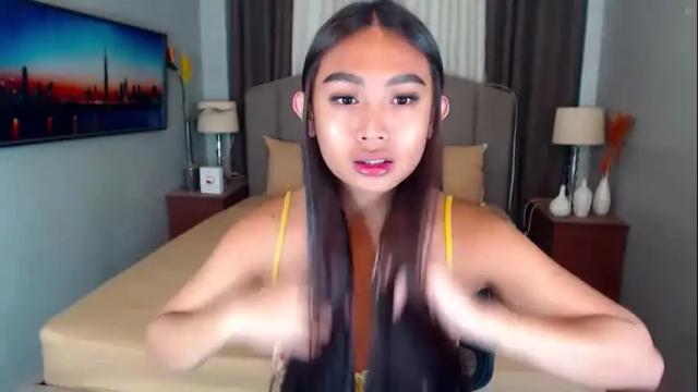 Image 3 of elliecummers Stream on Chaturbate on 1 month ago