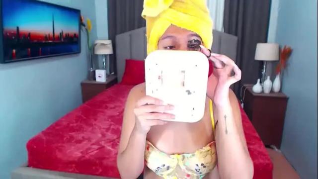 Image 2 of elliecummers Stream on Chaturbate on 16 days ago