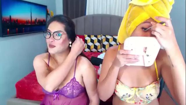 Image 7 of elliecummers Stream on Chaturbate on 16 days ago