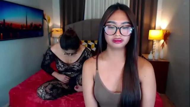 Image 8 of elliecummers Stream on Chaturbate on 2 days ago
