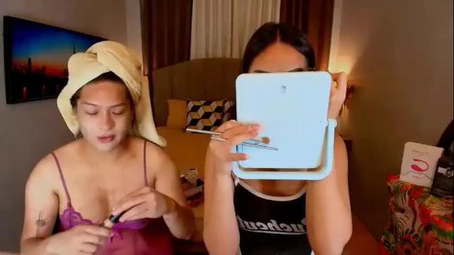 Image 4 of elliecummers Stream on Chaturbate on 16 days ago
