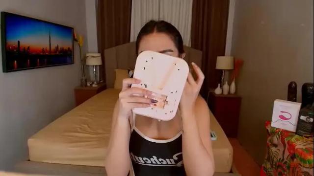 Image 10 of elliecummers Stream on Chaturbate on 14 days ago