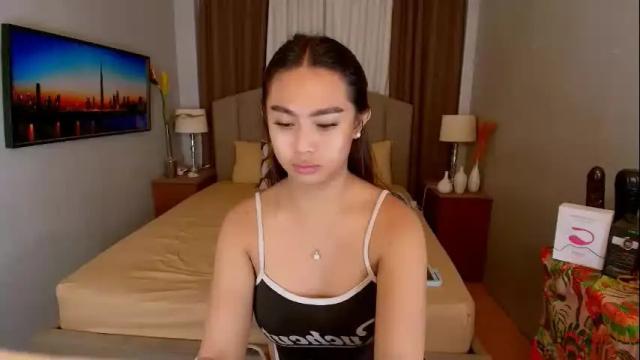 Image 2 of elliecummers Stream on Chaturbate on 14 days ago