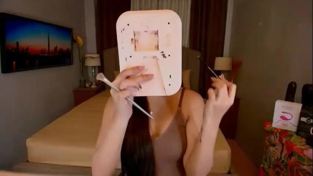 Image 8 of elliecummers Stream on Chaturbate on 9 days ago