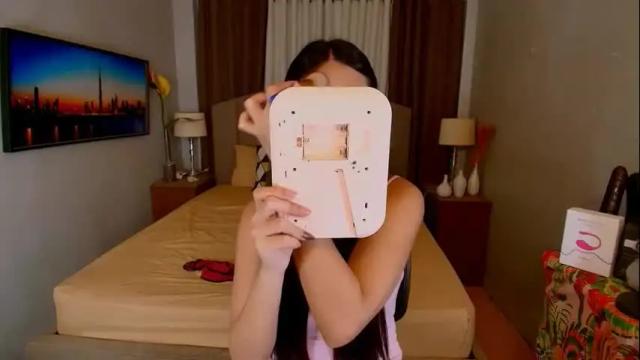 Image 2 of elliecummers Stream on Chaturbate on 3 days ago