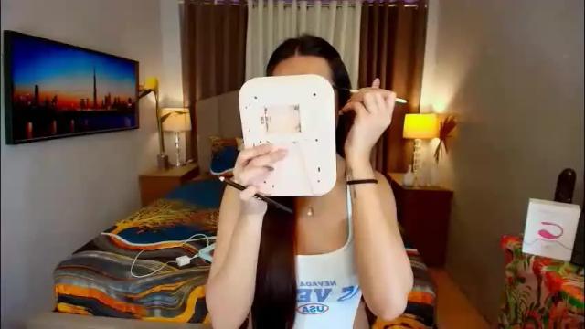 Image 2 of elliecummers Stream on Chaturbate on 2 months ago