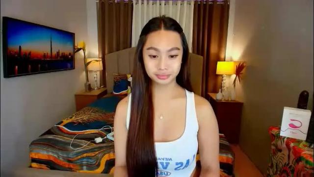 Image 3 of elliecummers Stream on Chaturbate on 2 months ago