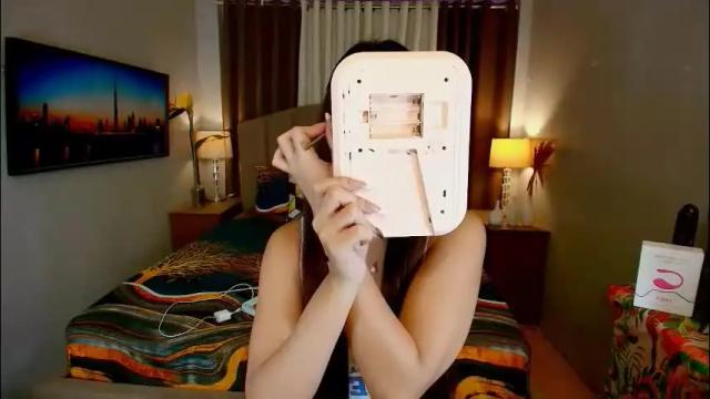 Image 6 of elliecummers Stream on Chaturbate on 2 months ago