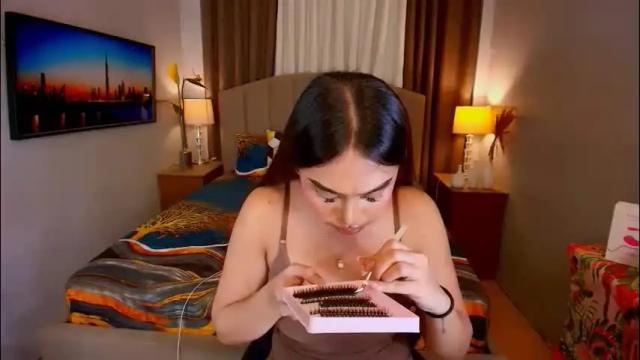 Image 8 of elliecummers Stream on Chaturbate on 2 months ago