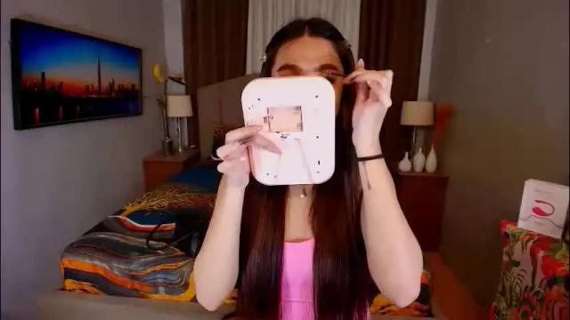 Image 4 of elliecummers Stream on Chaturbate on 1 month ago