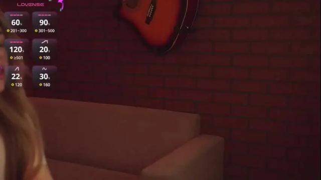 Image 11 of elliecutes Stream on Chaturbate on 1 month ago