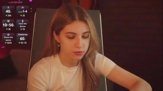 Image 7 of elliecutes Stream on Chaturbate on 1 month ago