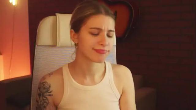 Image 10 of elliecutes Stream on Chaturbate on 14 days ago